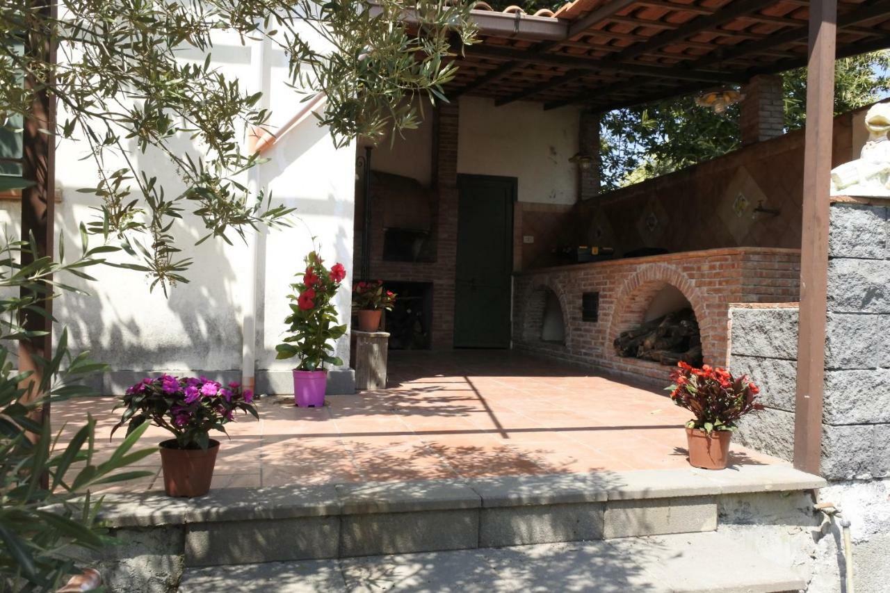 Vila Casa Vacanza Etna Evergreen Piedimonte Etneo Exteriér fotografie